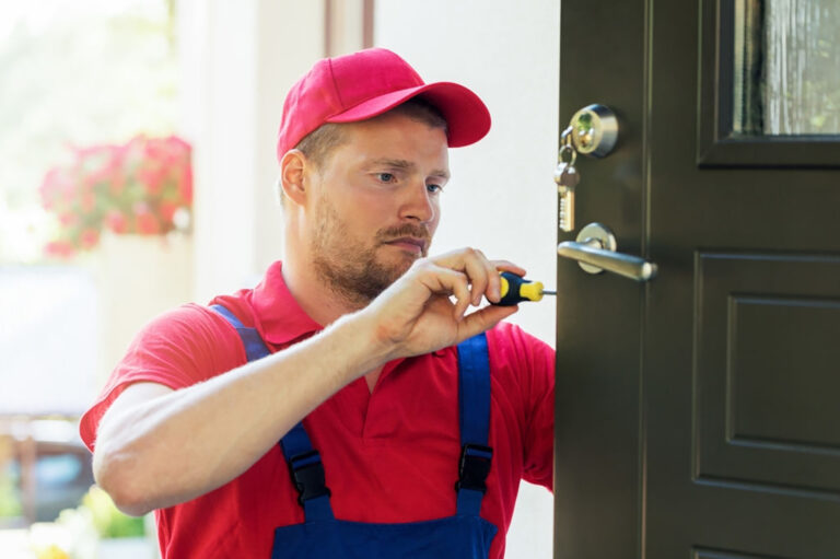 Aufsperrdienst Wien öffnet Türe